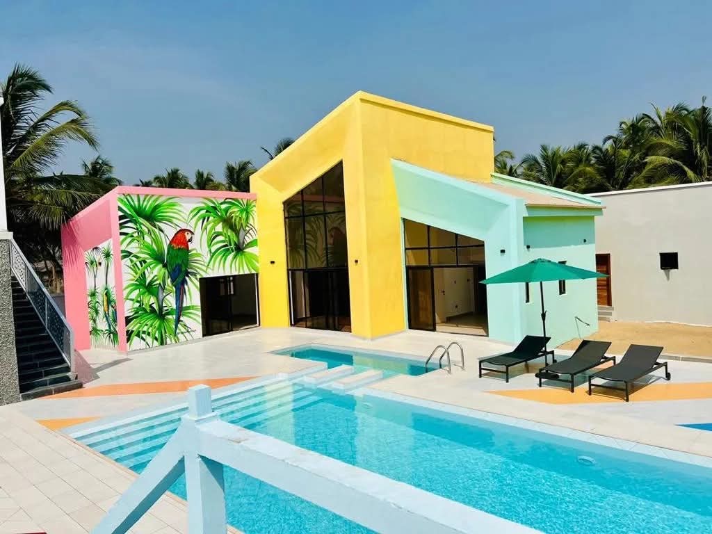 4 Bedroom Dreamy Fun Beach House -Ikaare, Ilashe